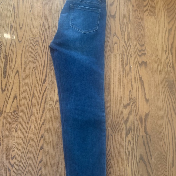Tractr ladies jeans. Great condition! - Picture 2 of 4